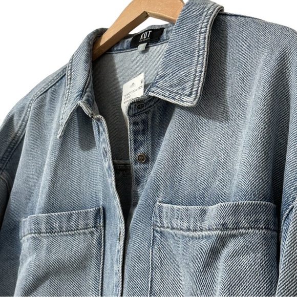 KUT from the Kloth NWT Stormi Raw Hem Medium Wash Crop Denim Shirt Jacket - Picture 13 of 14
